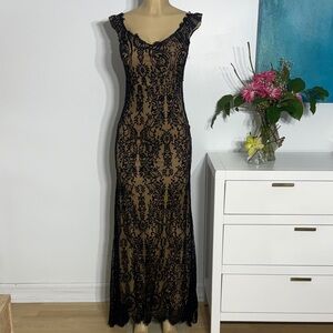Elegant Black Lace Overlay Maxi Dress - Brand Unspecified